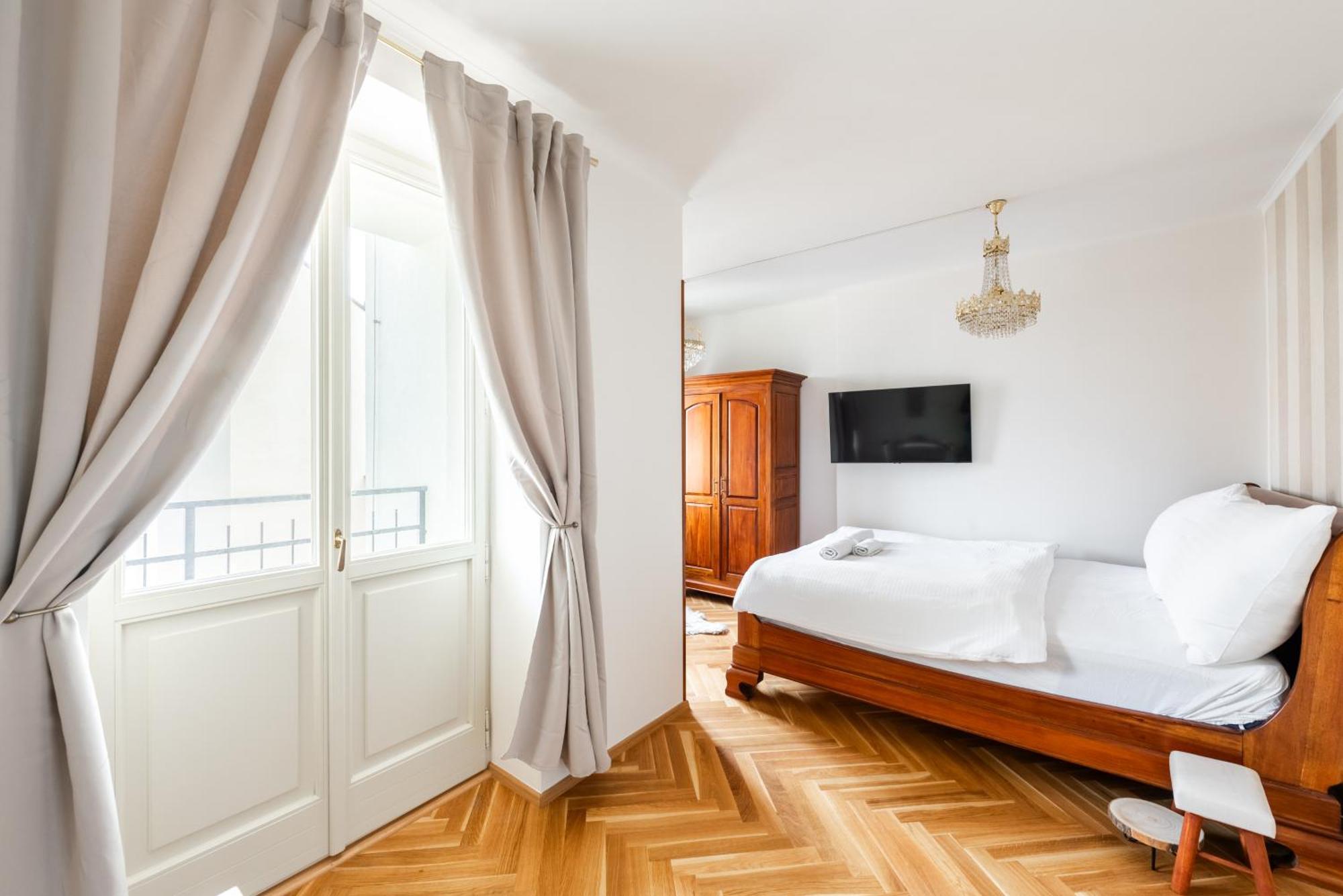 Little Chateau Прага Экстерьер фото